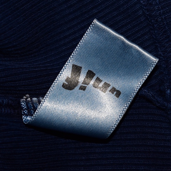 UNIF Saturn Baby Tee - Picture 5 of 6